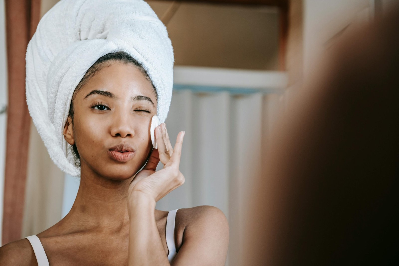 Glycolic vs. Salicylic Acid: Which Exfoliant Is Right for You?